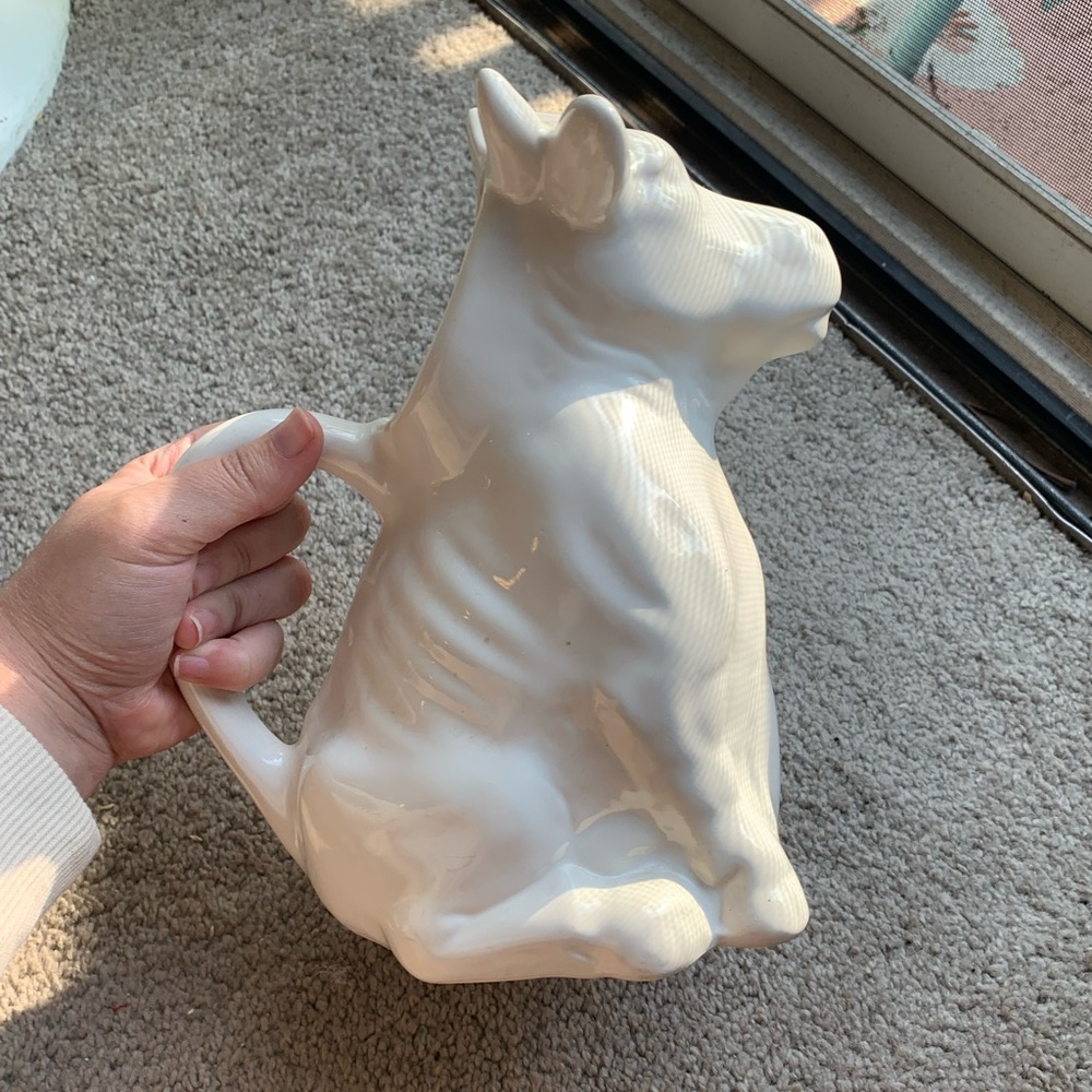 Vintage ceramic cow pitcher